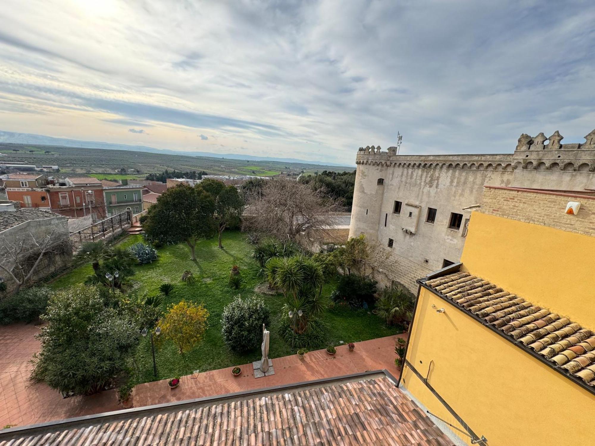 B&B Palazzo Croghan Torremaggiore ภายนอก รูปภาพ