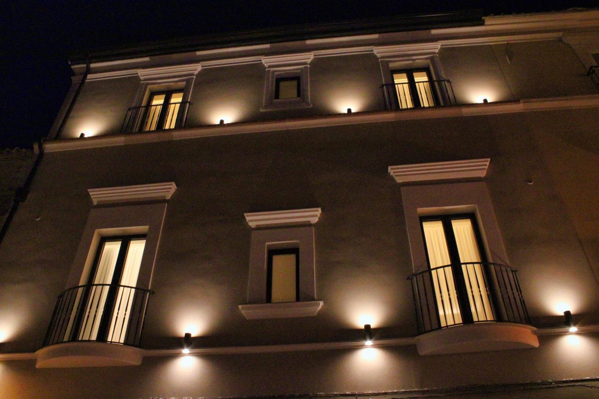 B&B Palazzo Croghan Torremaggiore ภายนอก รูปภาพ