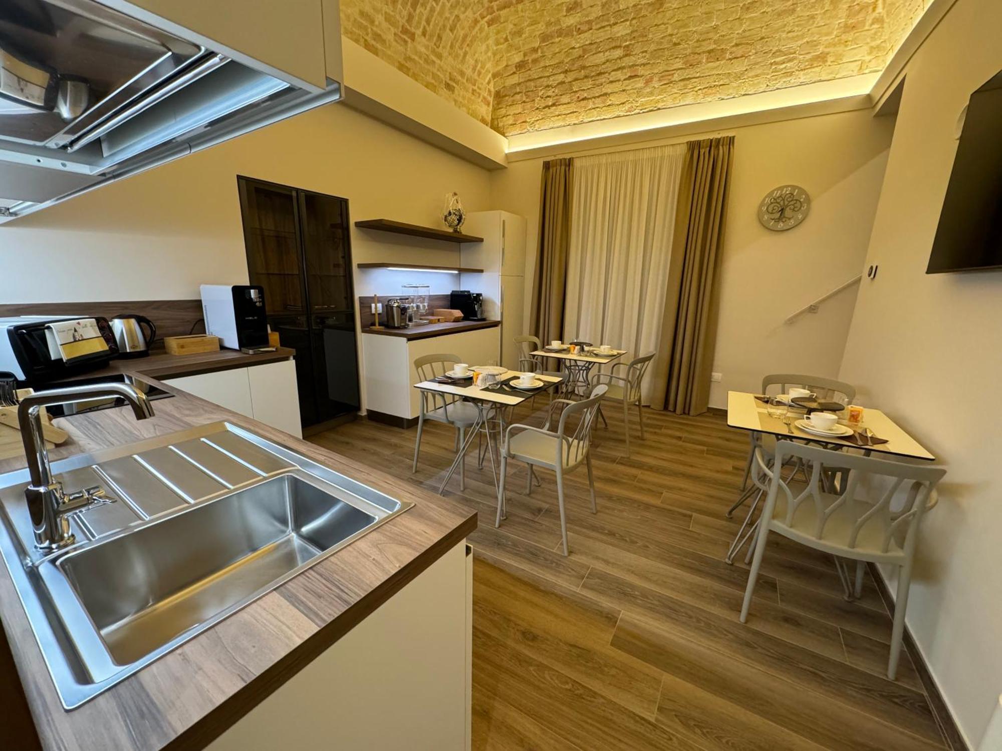 B&B Palazzo Croghan Torremaggiore ภายนอก รูปภาพ