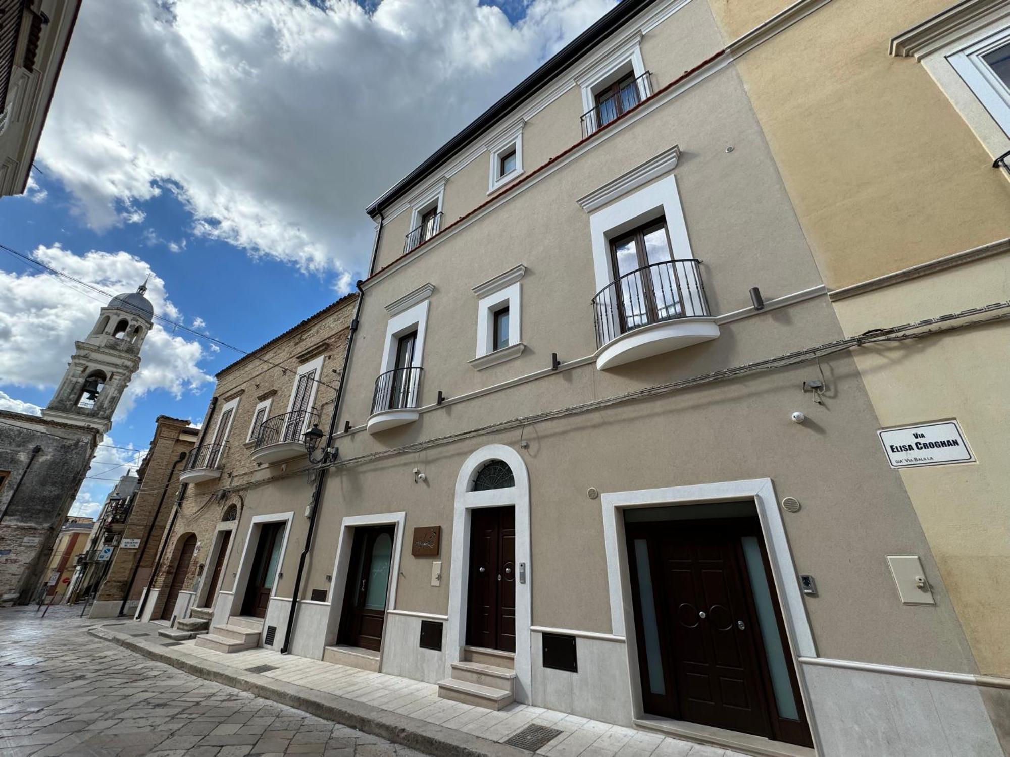 B&B Palazzo Croghan Torremaggiore ภายนอก รูปภาพ