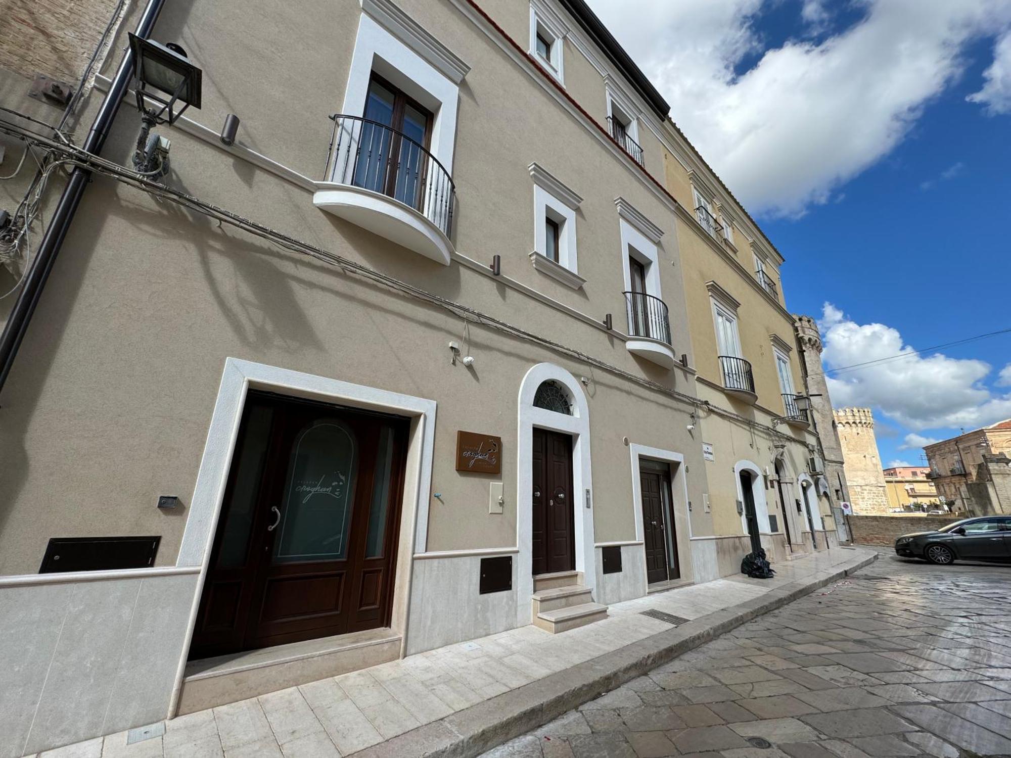 B&B Palazzo Croghan Torremaggiore ภายนอก รูปภาพ
