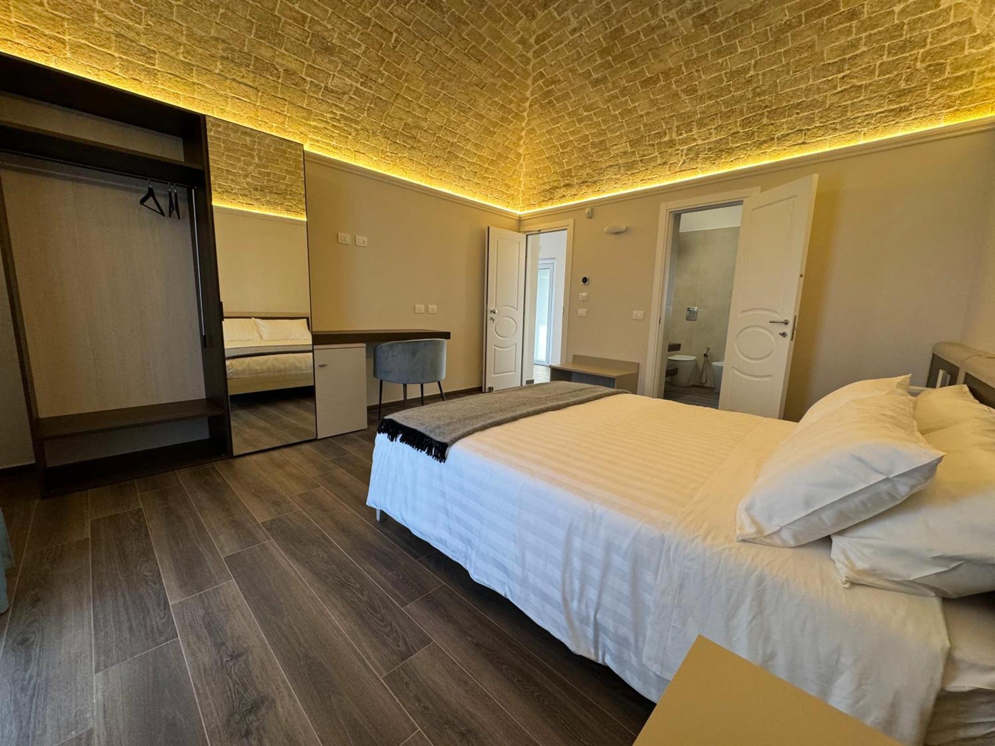 B&B Palazzo Croghan Torremaggiore ภายนอก รูปภาพ