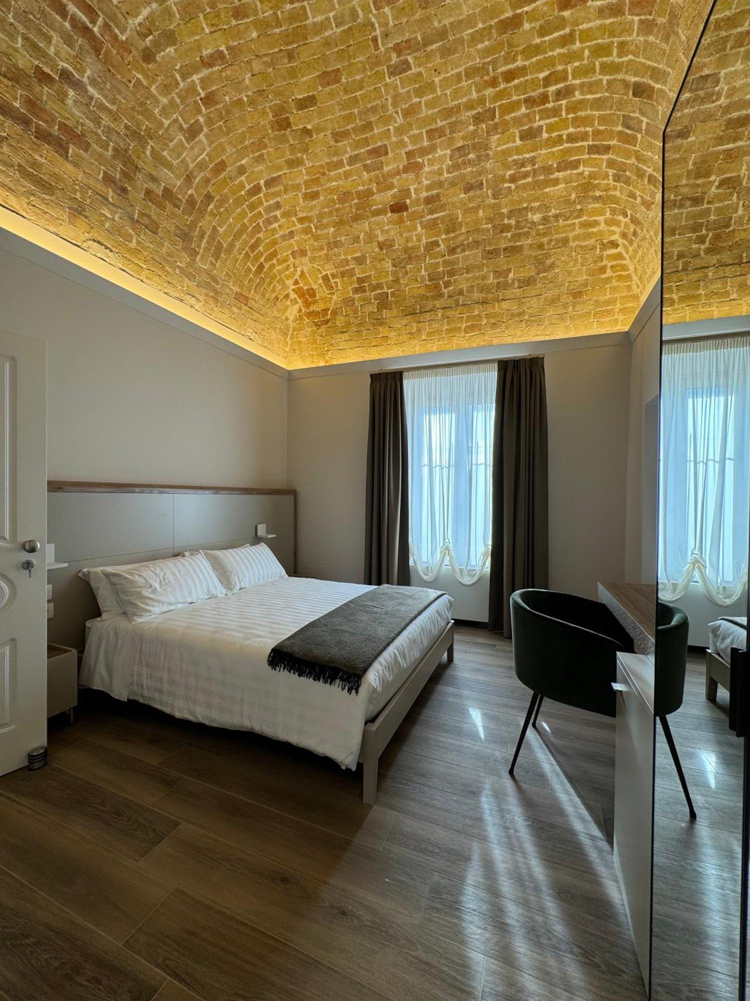 B&B Palazzo Croghan Torremaggiore ภายนอก รูปภาพ