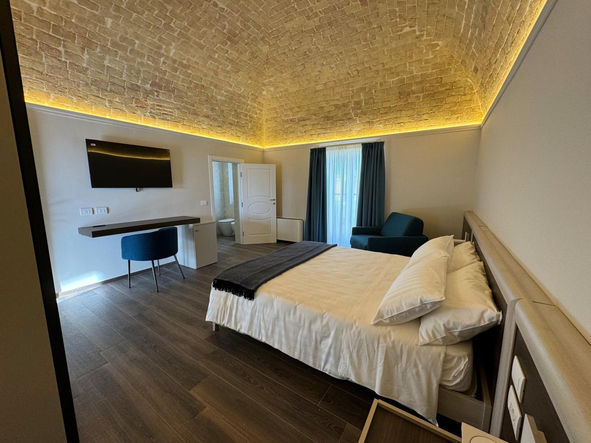 B&B Palazzo Croghan Torremaggiore ภายนอก รูปภาพ